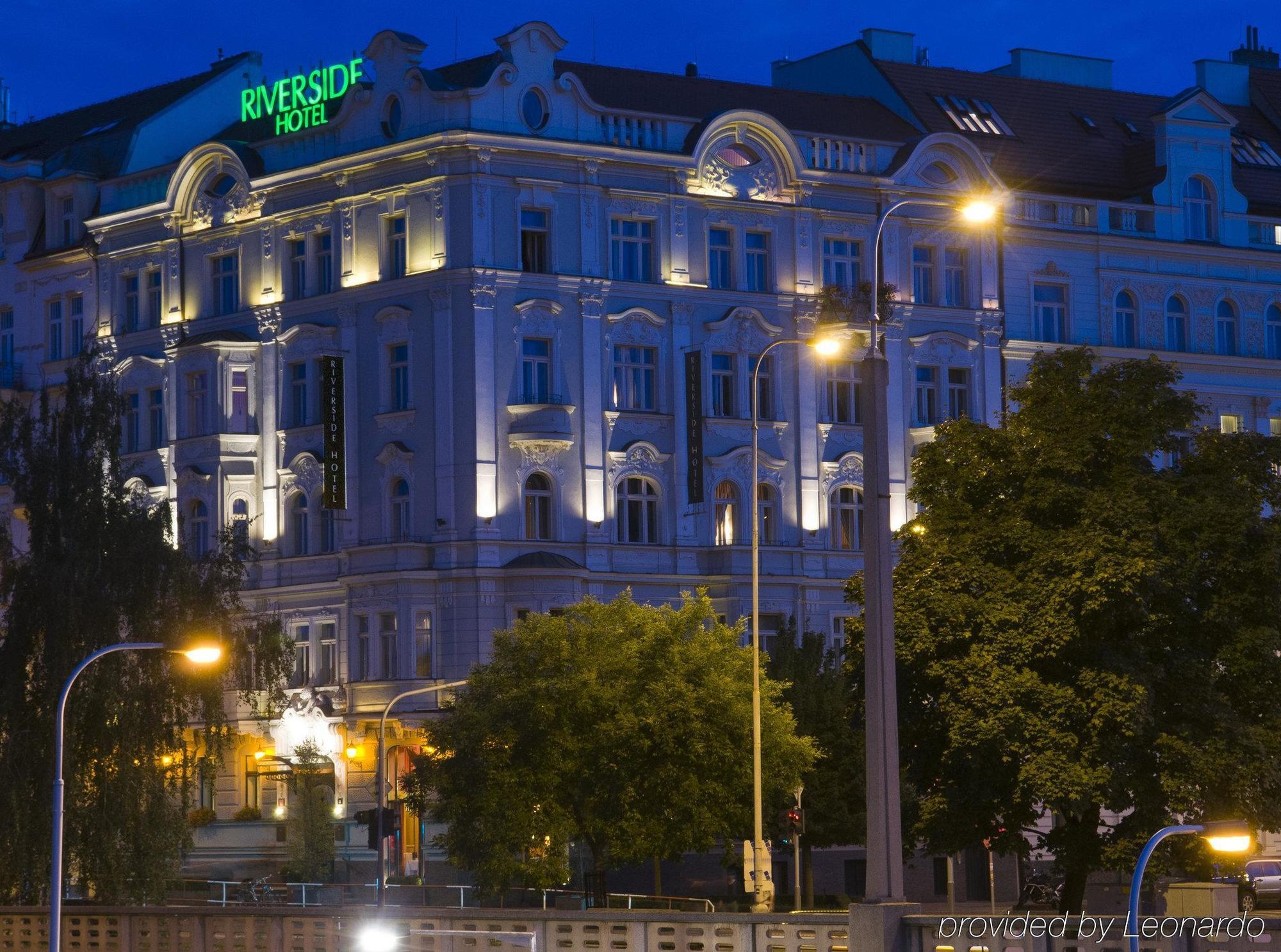 Mamaison Hotel Riverside Прага Экстерьер фото